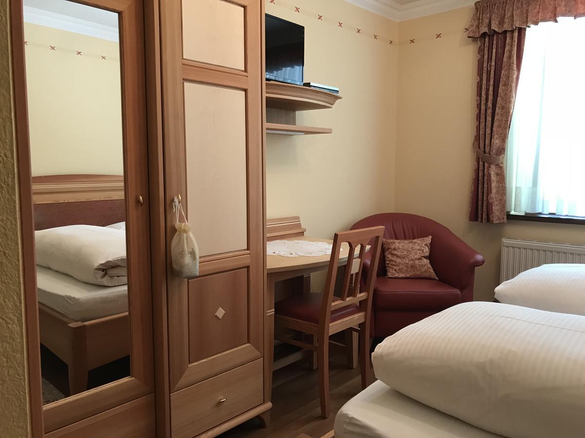 Gasthof-Pension Zur Klause Ratten Екстериор снимка