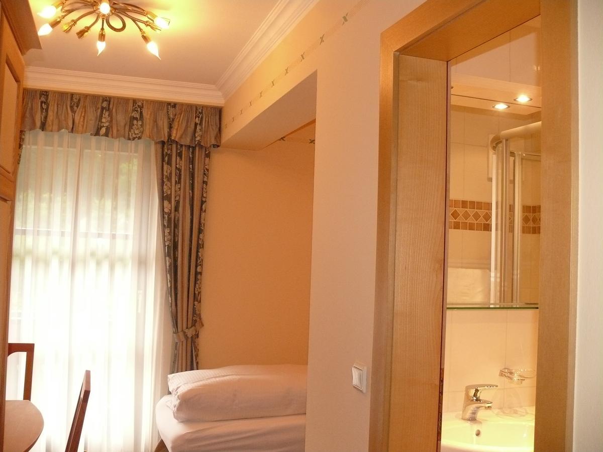Gasthof-Pension Zur Klause Ratten Екстериор снимка