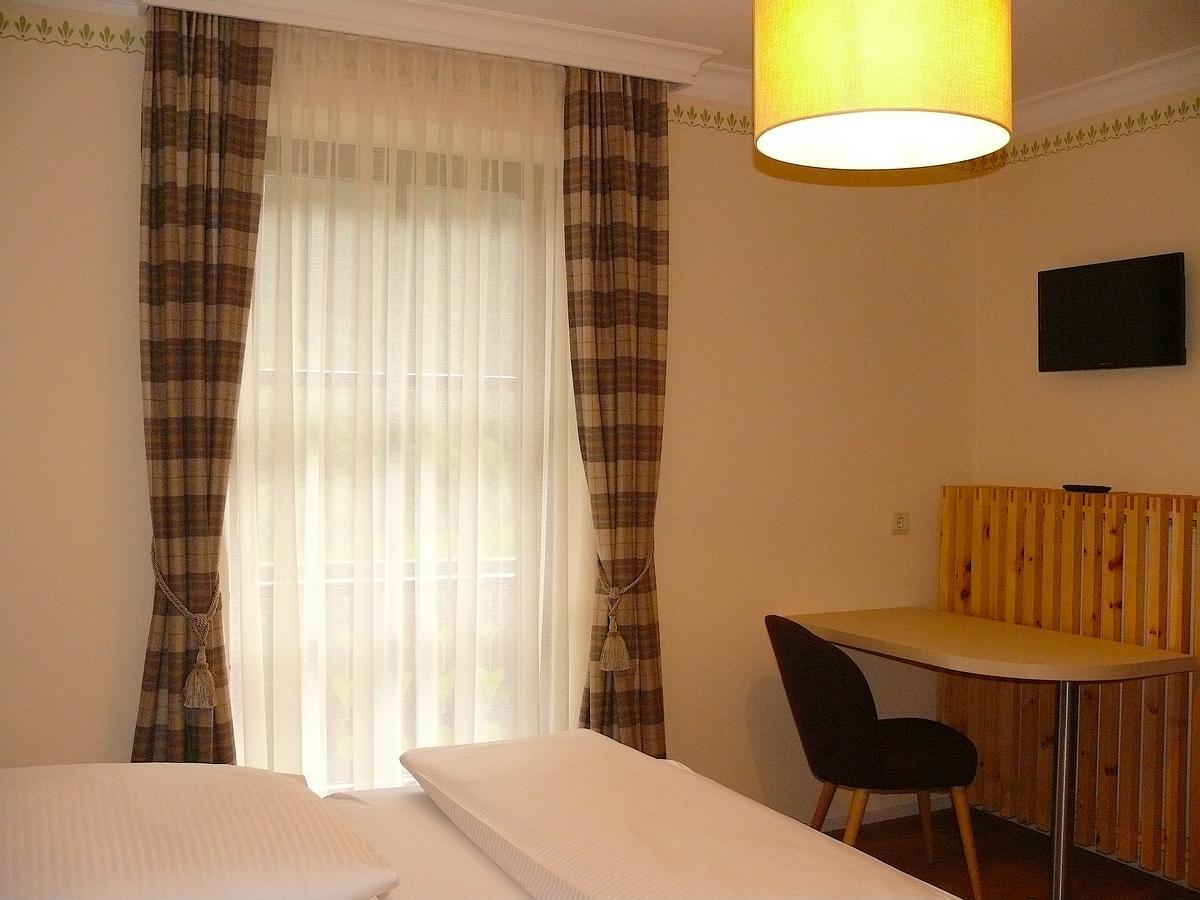 Gasthof-Pension Zur Klause Ratten Екстериор снимка